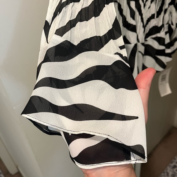 Allison Taylor Ruffled Sheer Zebra-Striped Blouse, Size XL, NWT - Picture 7 of 7